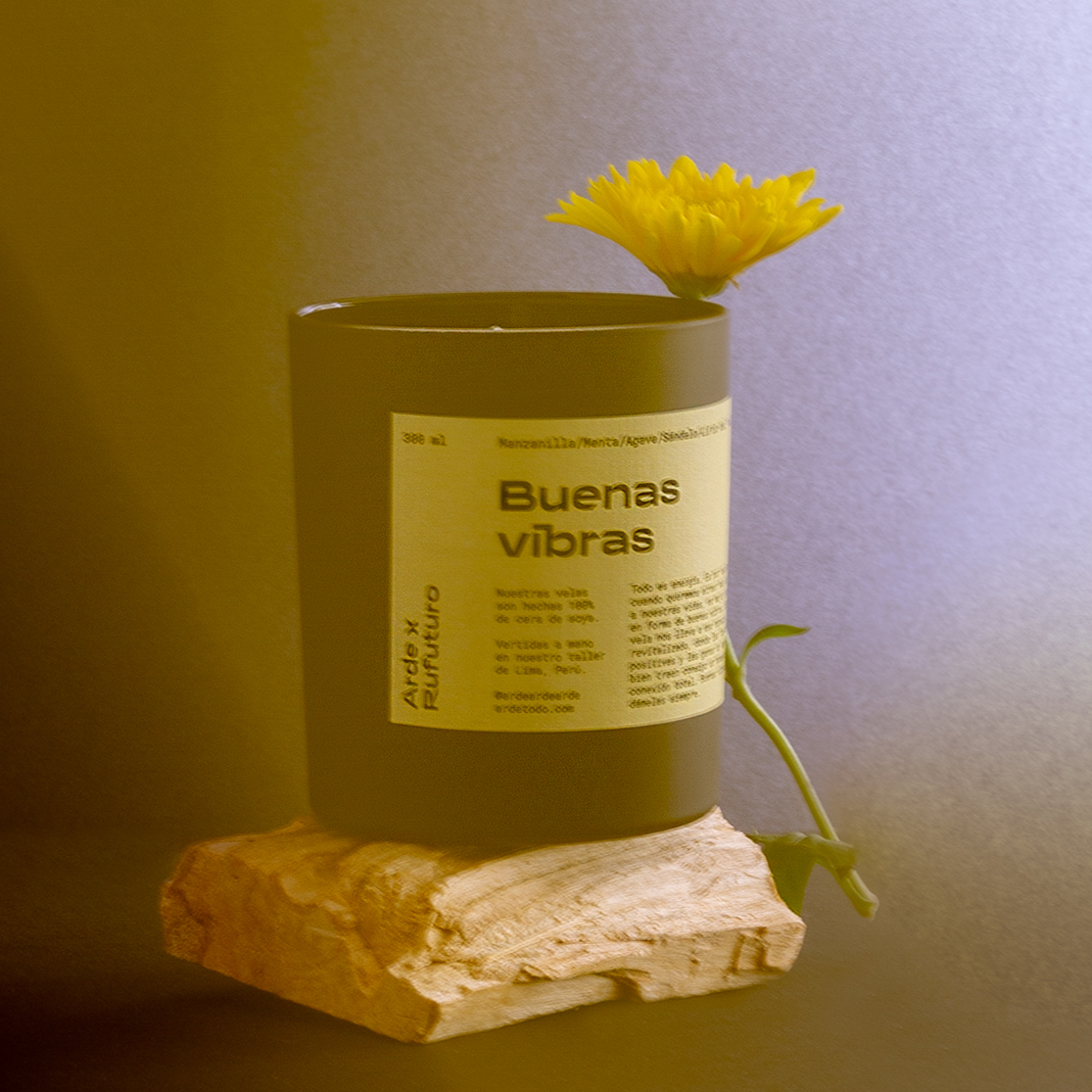 Kerze aus Soyawachs mit peruanischem Duft. Buenas vibras riecht nach Kamille.