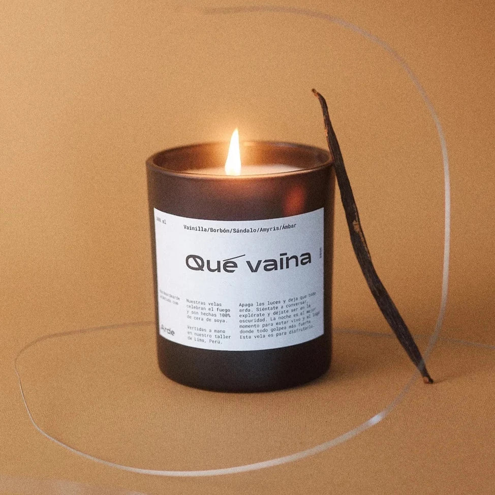 Kerze aus Soyawachs mit peruanischem Duft. Que vaina riecht nach Vanille.