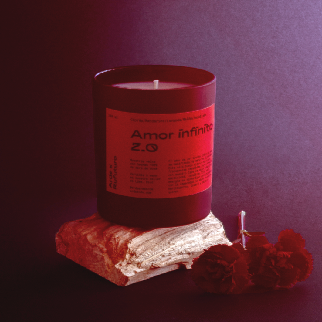 Kerze aus Soyawachs mit peruanischem Duft. Amor Infinito 2.0 riecht nach Zypresse.