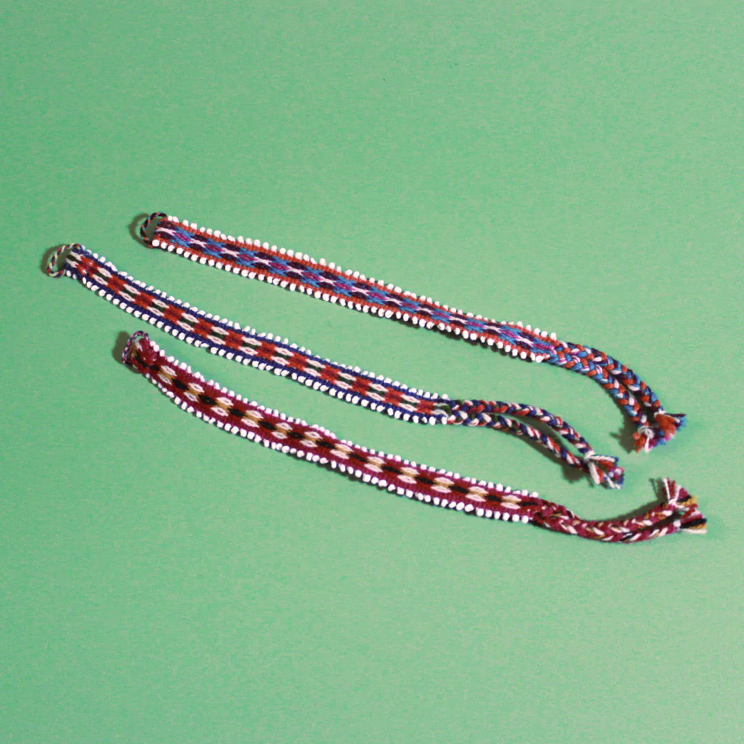 Süamerikanische Armbändchen geknüpft mit kleinen Perlen