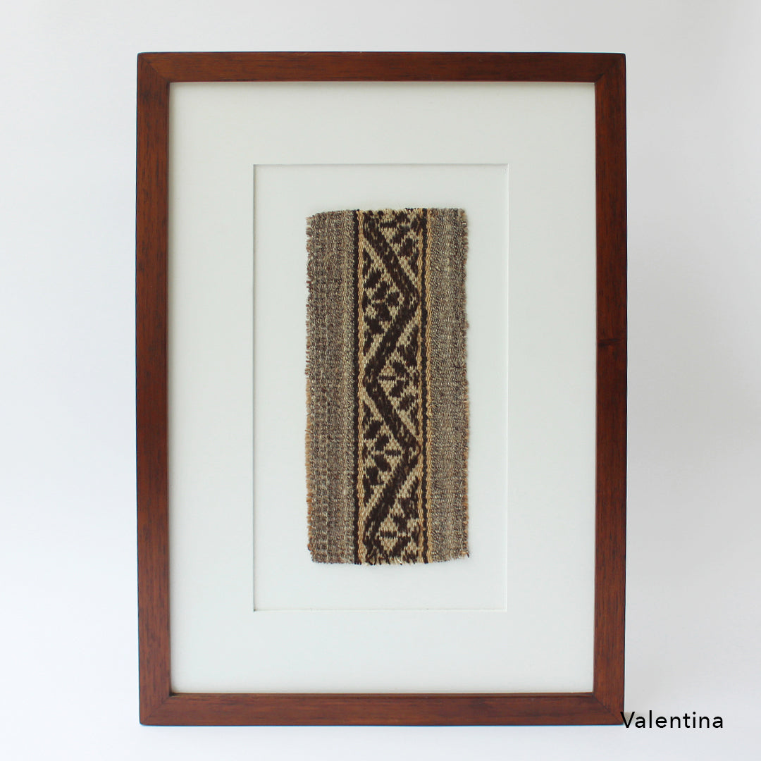 Ethno Bild mit Holzrahmen, traditionelles handgemachtes gestreiftes Stoffstück aus Peru, A3