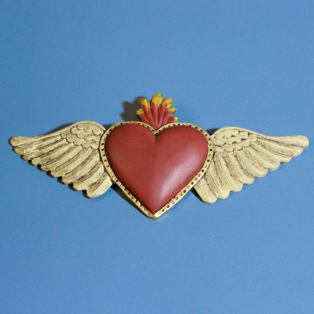 rotes Herz mit Flügel aus Marmorharz